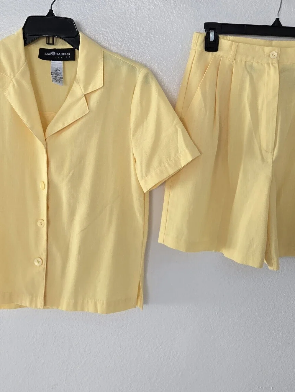Sag Harbor Petite Pale Yellow Two-Piece Set Top Size 4 Short Size 6
